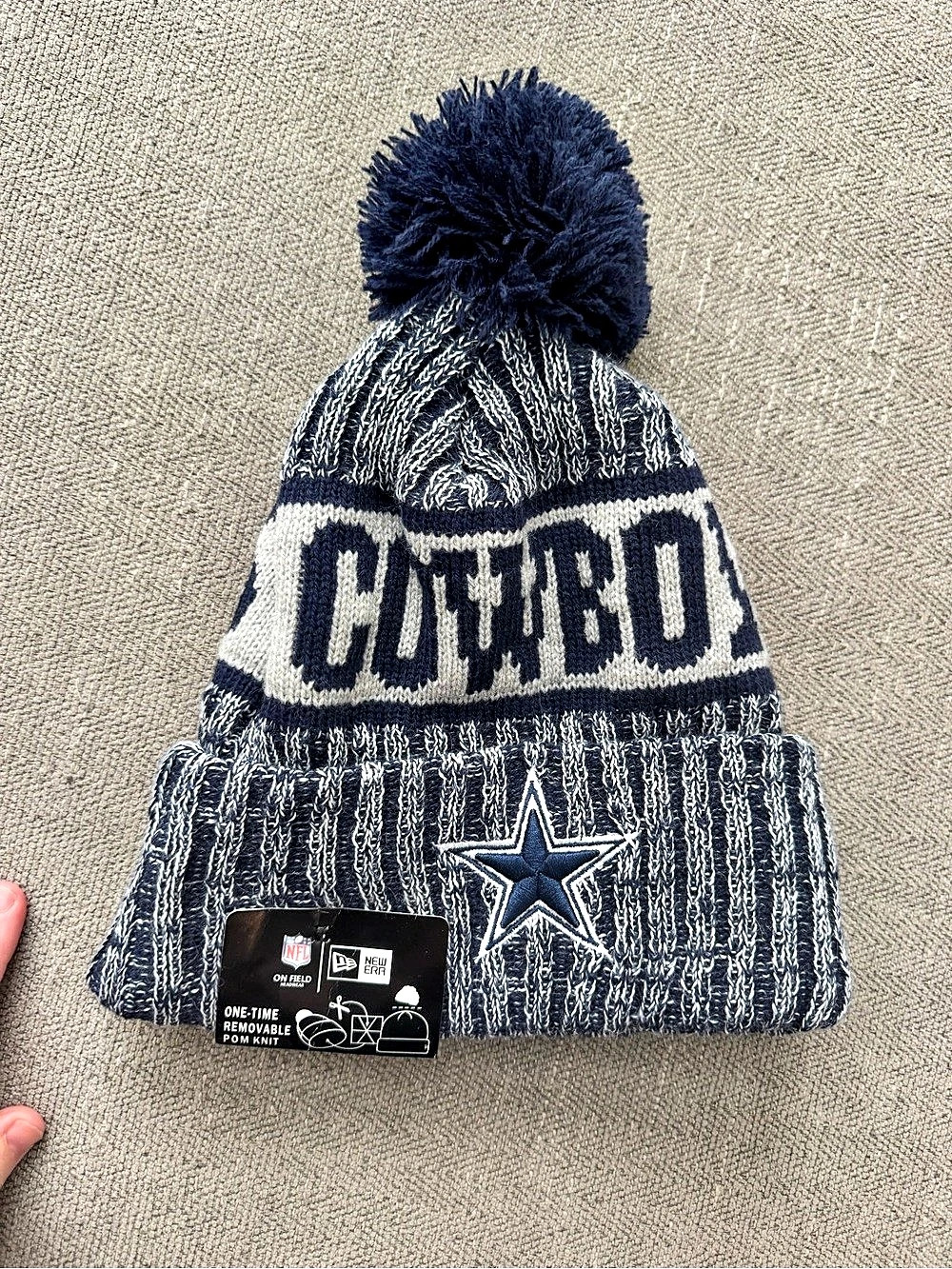 Women’s NFL Cold Weather Knit Cowboys Hat NWT